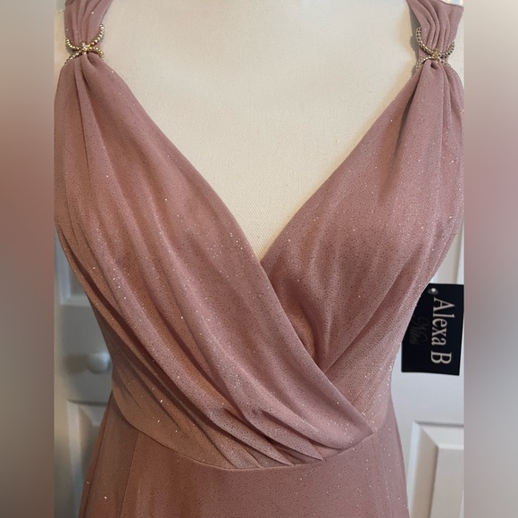 Alex B Nites Formal Pink Glittered Dress w/ Goldtone Hardware on Shoulders Sz 4 - Picture 5 of 8